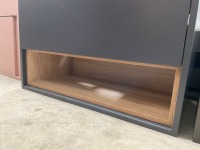 APPROX. 800 SINGLE-DRAWER WALL-MOUNTED VANITY UNIT IN CARBON WITH OPEN OAK SHELF, SOLID COMPACT WORKTOP WITH INTEGRATED TOWEL HANGER AND FREESTANDING BASIN - 2