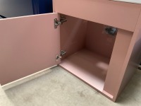 APPROX. 500 WALL-MOUNTED SINGLE-DOOR VANITY UNIT IN DUSKY PINK WITH BASIN - 2