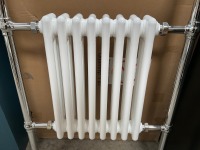 HARROW TRADITIONAL CHROME/WHITE HEATED TOWEL RAIL APPROX. 600 WIDE & APPROX. 950 TALL - 2