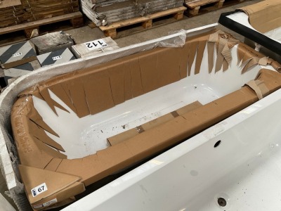 APPROX.1700x750 LEFT-HAND J-SHAPED BATH WITH ONE ROUNDED CORNER INC. WHITE GLOSS BATH PANEL