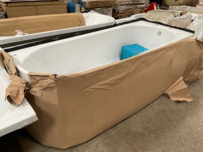 EX-DISPLAY RIGHT-HAND J-SHAPED BATH WITH ONE ROUNDED CORNER INC. WHITE GLOSS BATH PANEL APPROX. 1700x700