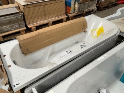 EX-DISPLAY LEFT-HAND J-SHAPED BATH WITH ONE ROUNDED CORNER INC. WHITE GLOSS BATH PANEL APPROX. 1700x700