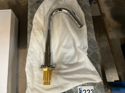 VADO ZOO DECK-MOUNTED FOUR-HOLE SINGLE LEVER BATH SHOWER MIXER KIT IN CHROME