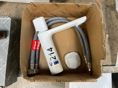 EX-DISPLAY VADO BASIN MONO MIXER IN WHITE