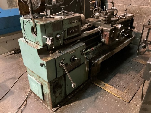 TOS TRENCIN SN40A 3 PHASE LATHE C/W TOOLING