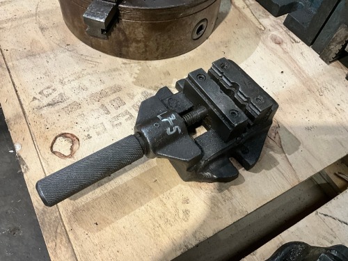 APPROX. 110mm ENGINEER'S VICE