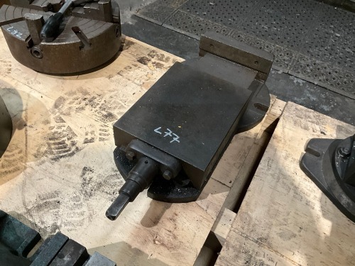 APPROX. 110mm ENGINEER'S VICE