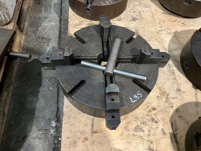 APPROX. 350mm 4 JAW CHUCK