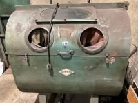 KWIKWAY 240v SANDBLASTING CABINET - 2