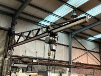SWING CRANE WITH ELECTRIC CHAIN HOIST