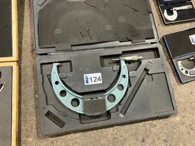 MITUTOYO 175mm-200mm MICROMETER