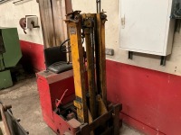 STEINBOCK EFG06KA 600KG BATTERY FORKLIFT & CHARGER - 4