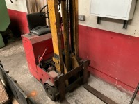 STEINBOCK EFG06KA 600KG BATTERY FORKLIFT & CHARGER - 5