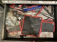 8 DRAWER METAL CABINET & CONTENTS - 8