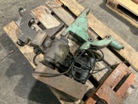 PALLET LOT TO INC. HURON ENGINEERS VICE & LATHE STEADYS - 4