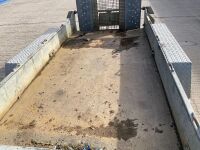 APPROX. 9ft x 4.6ft IFOR WILLIAMS 2700KGS TWIN AXLE BEAVERTAIL PLANT TRAILER - 10