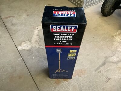 UNUSED SEALEY 20W LED 110V FLOODLIGHT