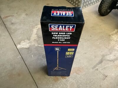 UNUSED SEALEY 20W LED 110V FLOODLIGHT