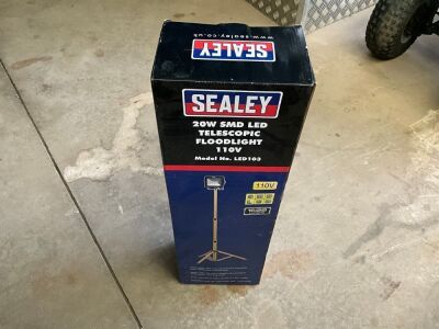 UNUSED SEALEY 20W LED 110V FLOODLIGHT