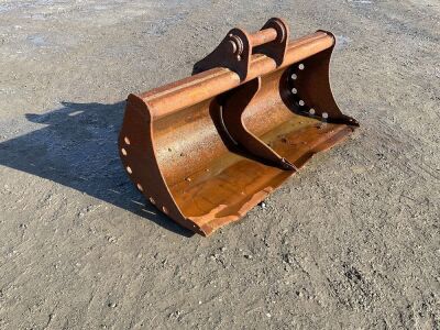 APPROX. 6ft SHUGH BUCKET TO SUIT 20 TON MACHINE