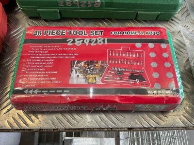 UNUSED 46 PIECE 1/4 SOCKET & BIT SET