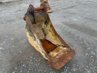 APPROX. 2ft JCB TOOTHLESS DIGGING BUCKET TO SUIT 13 TON MACHINE - 2