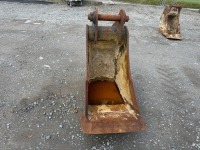 APPROX. 2ft JCB TOOTHLESS DIGGING BUCKET TO SUIT 13 TON MACHINE - 3
