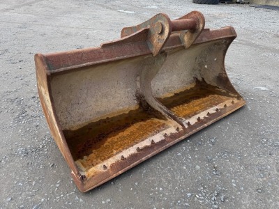APPROX. 7ft SHUGH BUCKET TO SUIT 20 TON MACHINE