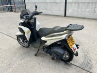 YAMAHA MWS125-A TRICITY 125 PETROL 3 WHEELED URBAN SCOOTER - 3