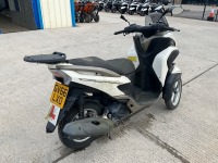 YAMAHA MWS125-A TRICITY 125 PETROL 3 WHEELED URBAN SCOOTER - 5