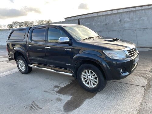 TOYOTA HILUX INVINCIBLE 3.0 D-4D DOUBLE CAB PICK UP