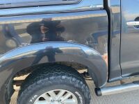 TOYOTA HILUX INVINCIBLE 3.0 D-4D DOUBLE CAB PICK UP - 20
