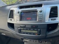 TOYOTA HILUX INVINCIBLE 3.0 D-4D DOUBLE CAB PICK UP - 25