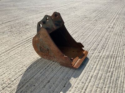 APPROX. 10" TOOTHLESS DIGGING BUCKET TO SUIT MICRO DIGGER