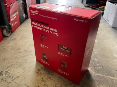 UNUSED MILWAUKEE 7 PIECE MEASURING & LAYOUT SET