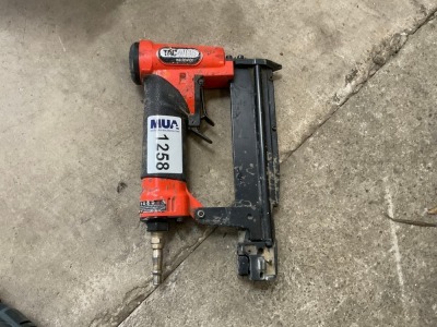 TACWISE AIR STAPLER/NAILER