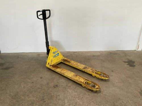 TOYOTA 2300kgs PALLET TRUCK