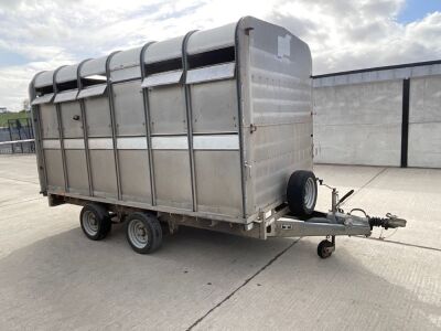 APPROX. 12.6ft x 6.6ft IFOR WILLIAMS TWIN AXLE 3500KGS LIVESTOCK TRAILER