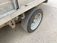 APPROX. 12.6ft x 6.6ft IFOR WILLIAMS TWIN AXLE 3500KGS LIVESTOCK TRAILER - 16