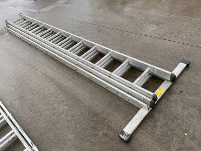 12 TREAD ALUMINIUM TRIPLE EXTENSION LADDER