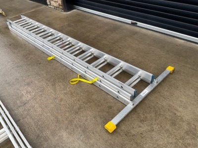 12 TREAD ALUMINIUM TRIPLE EXTENSION LADDER