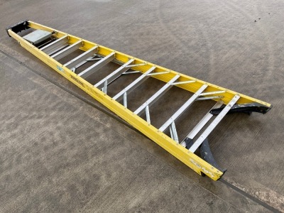 10 TREAD FIBRE GLASS STEP LADDER