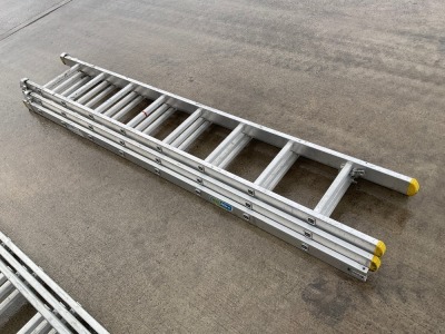 8 TREAD ALUMINIUM TRIPLE EXTENSION LADDER