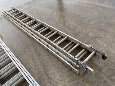 12 TREAD ALUMINIUM TRIPLE EXTENSION LADDER
