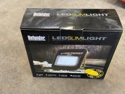 UNUSED DEFENDER 110V LED 20W SLIM LIGHT