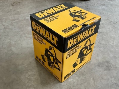 UNUSED DEWALT LIGHT WEIGHT FULL FACK MASK RESPIRATOR