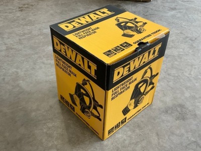 UNUSED DEWALT LIGHT WEIGHT FULL FACK MASK RESPIRATOR