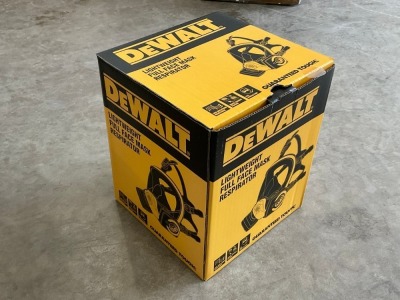 UNUSED DEWALT LIGHT WEIGHT FULL FACK MASK RESPIRATOR