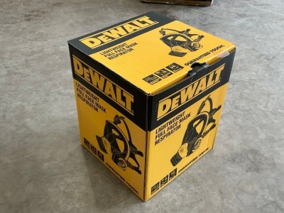 UNUSED DEWALT LIGHT WEIGHT FULL FACK MASK RESPIRATOR