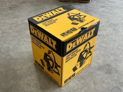 UNUSED DEWALT LIGHT WEIGHT FULL FACK MASK RESPIRATOR